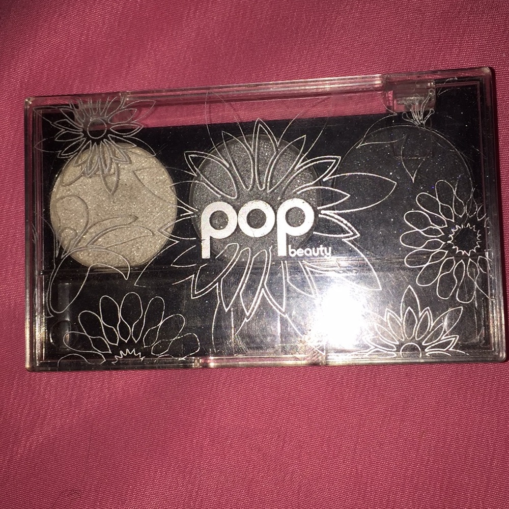Pop Beauty eyeshadow trio in “Smokin’ Hot”